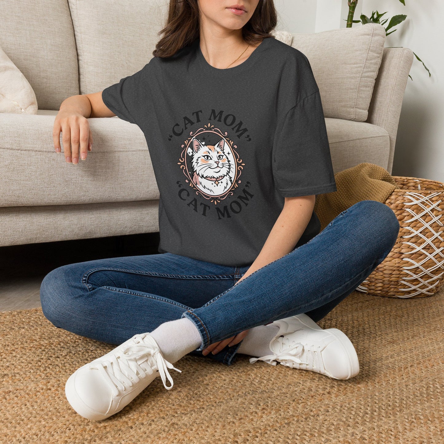 Cat Mom T-Shirt — Cute Vintage Cat Portrait Tee for Cat Lovers