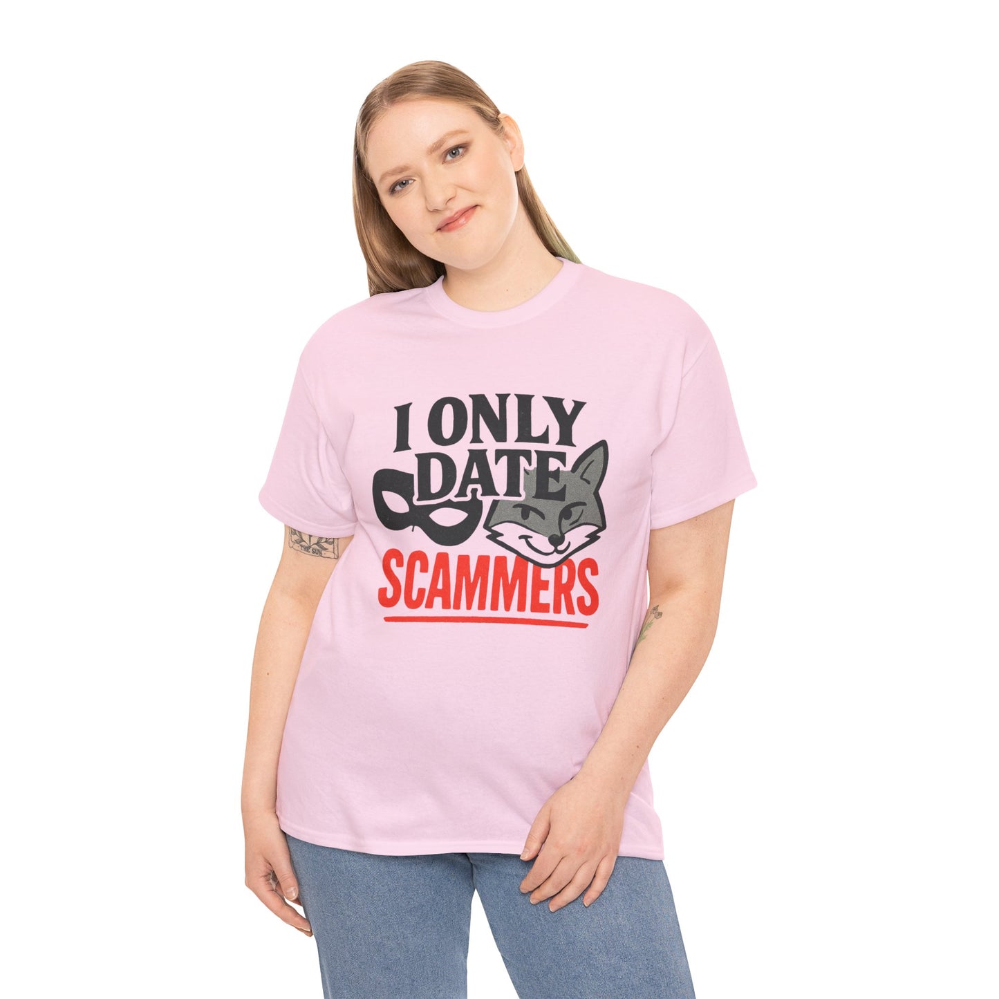 T-Shirt — I Only Date Scammers Graphic Tee (Funny Cat Mask Design)
