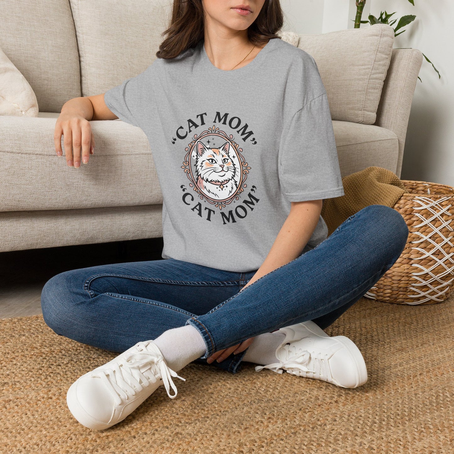 Cat Mom T-Shirt — Cute Vintage Cat Portrait Tee for Cat Lovers