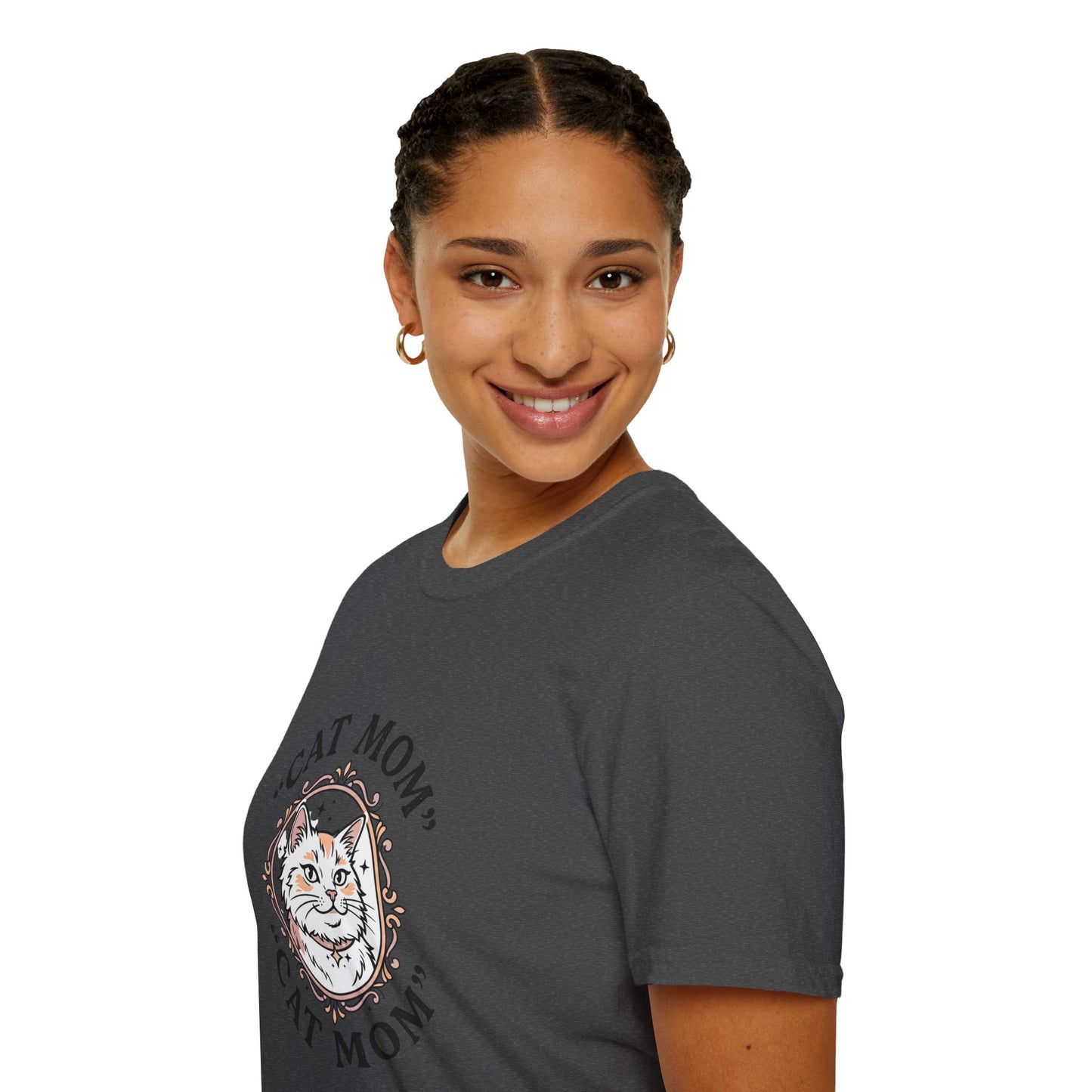Cat Mom T-Shirt — Cute Vintage Cat Portrait Tee for Cat Lovers