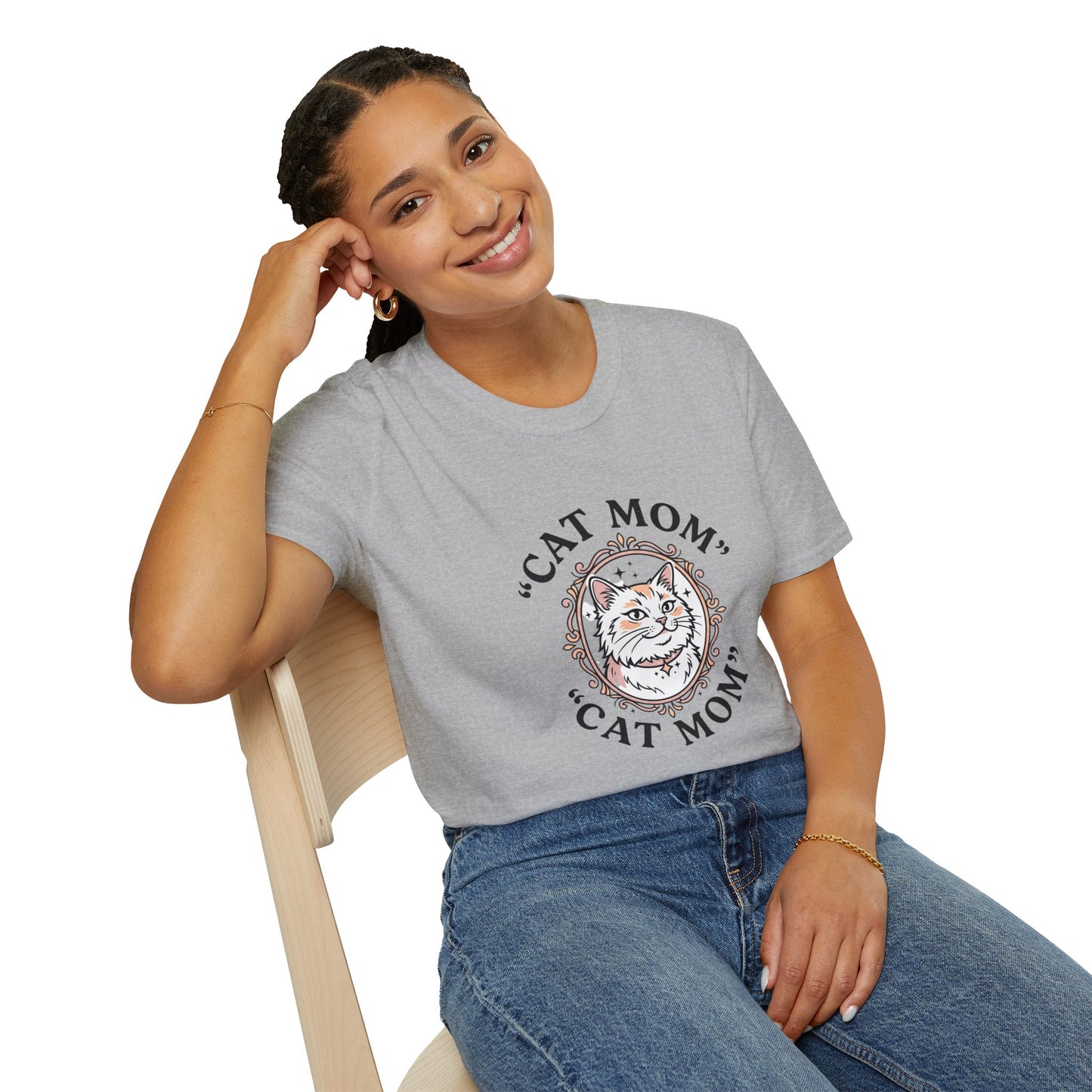 Cat Mom T-Shirt — Cute Vintage Cat Portrait Tee for Cat Lovers