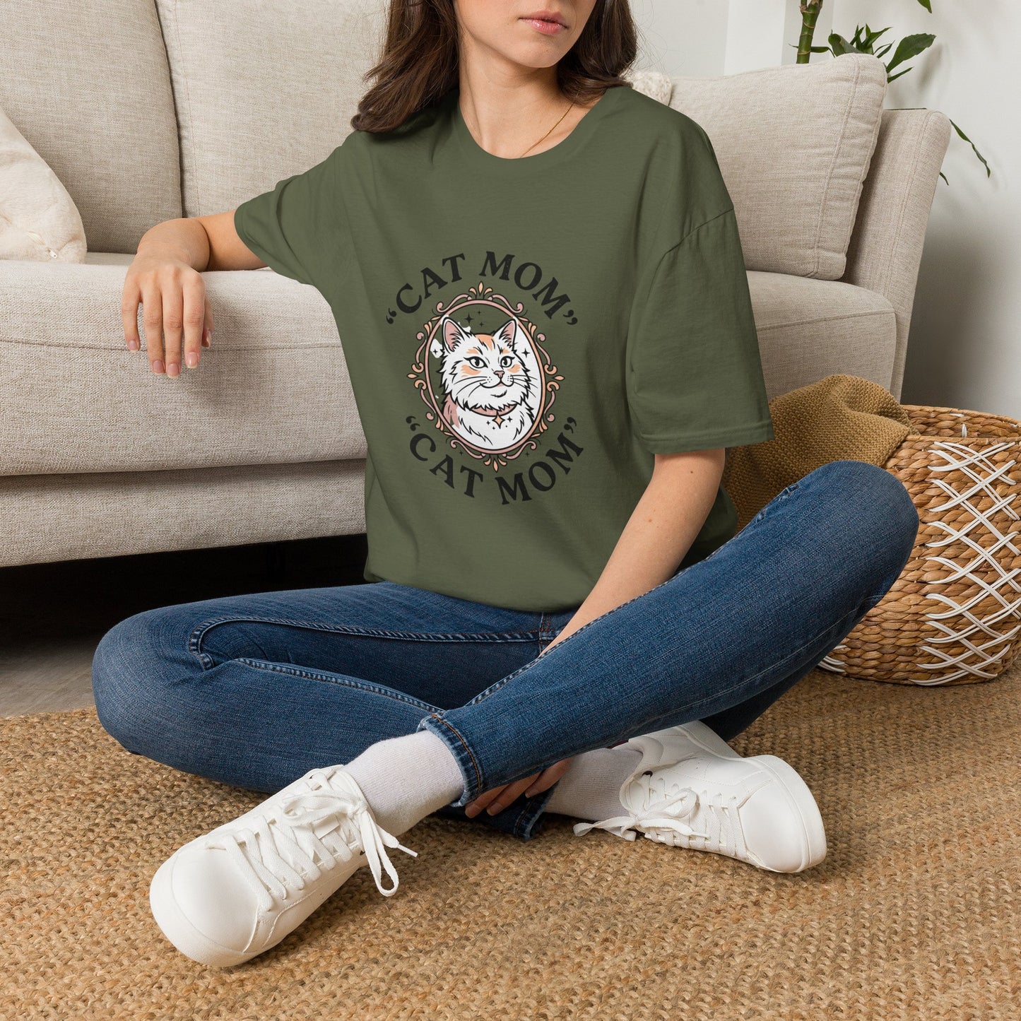 Cat Mom T-Shirt — Cute Vintage Cat Portrait Tee for Cat Lovers