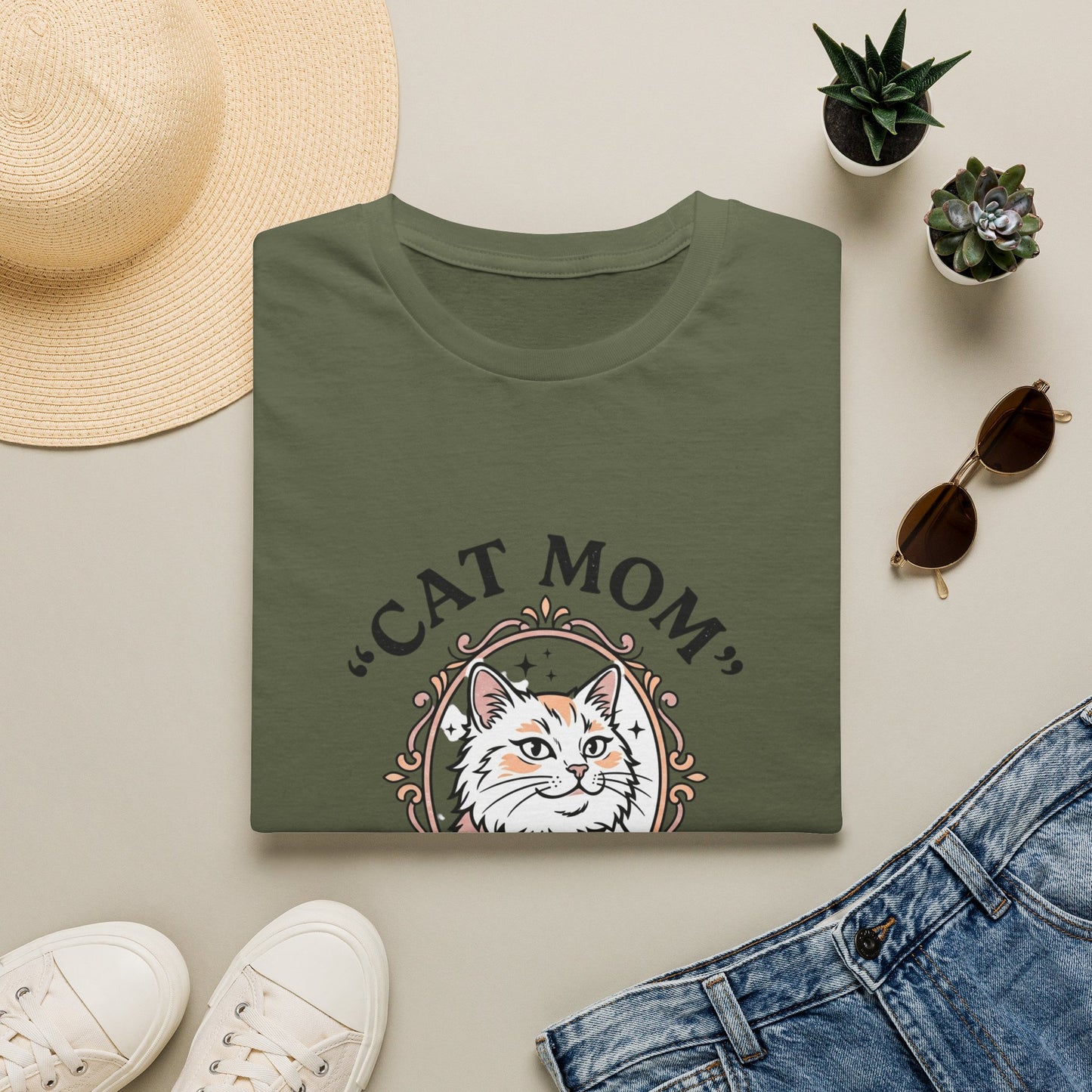 Cat Mom T-Shirt — Cute Vintage Cat Portrait Tee for Cat Lovers