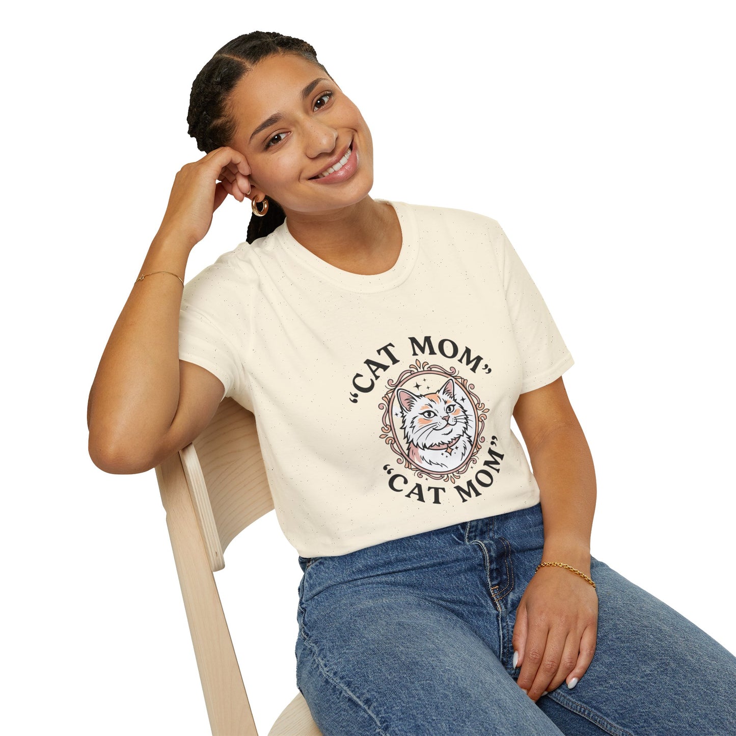 Cat Mom T-Shirt — Cute Vintage Cat Portrait Tee for Cat Lovers