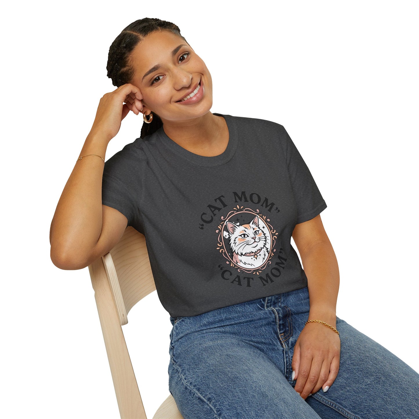 Cat Mom T-Shirt — Cute Vintage Cat Portrait Tee for Cat Lovers