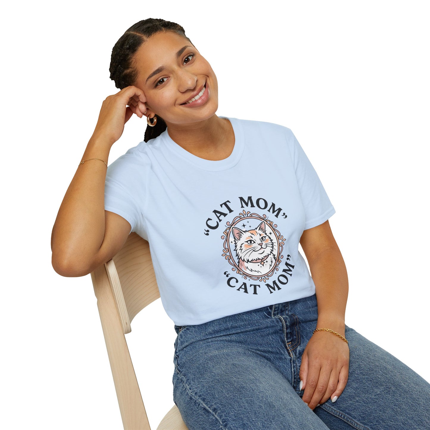 Cat Mom T-Shirt — Cute Vintage Cat Portrait Tee for Cat Lovers
