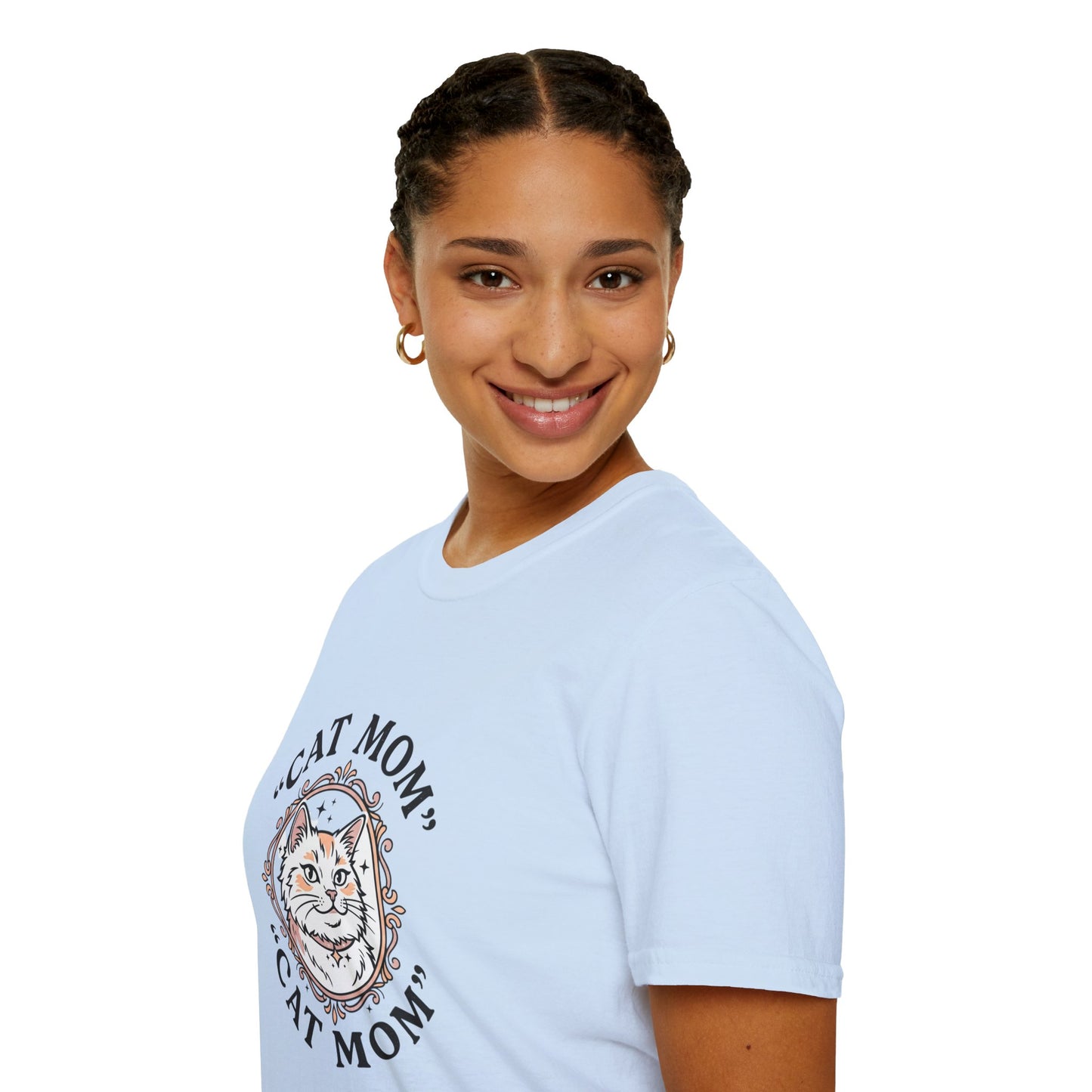 Cat Mom T-Shirt — Cute Vintage Cat Portrait Tee for Cat Lovers