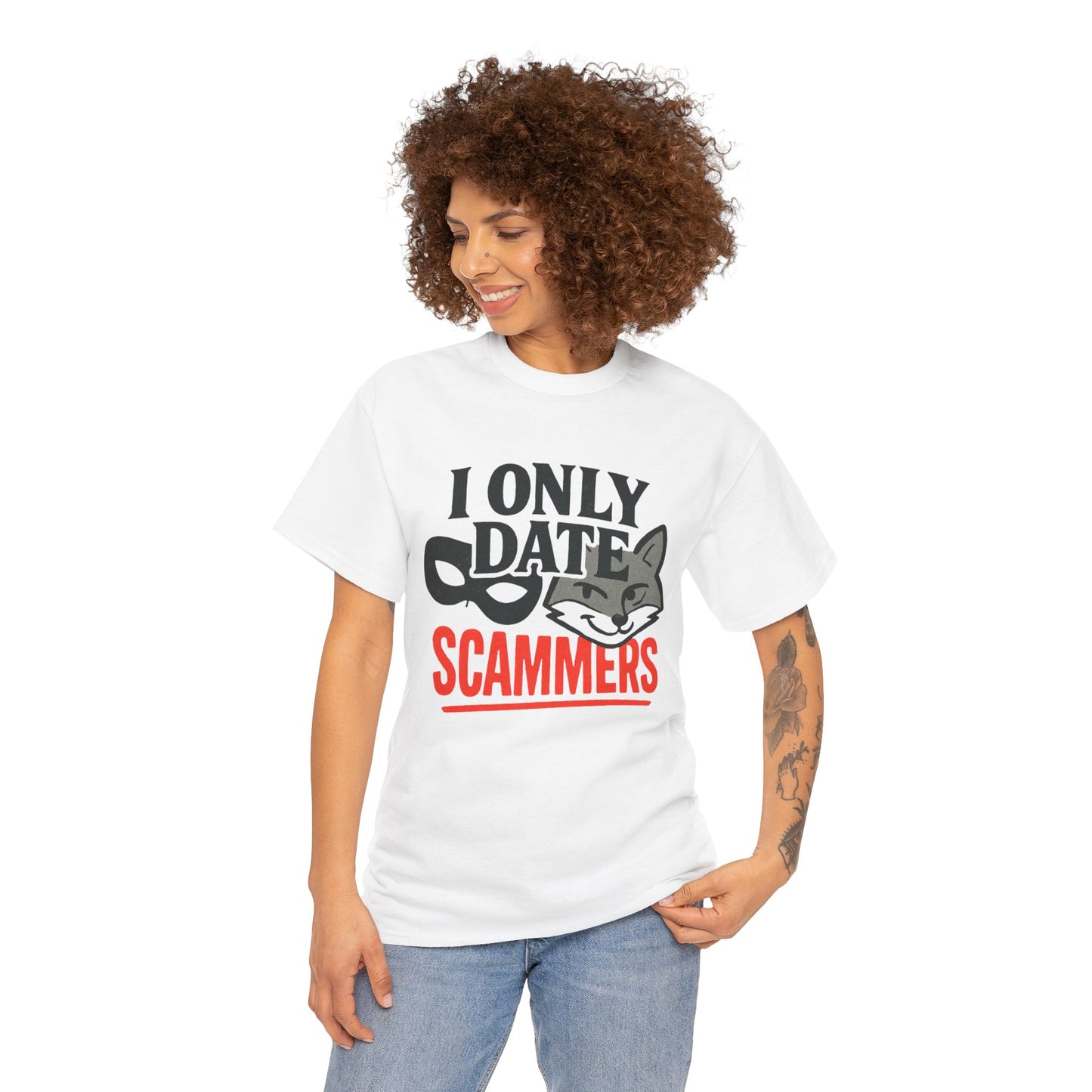 T-Shirt — I Only Date Scammers Graphic Tee (Funny Cat Mask Design)