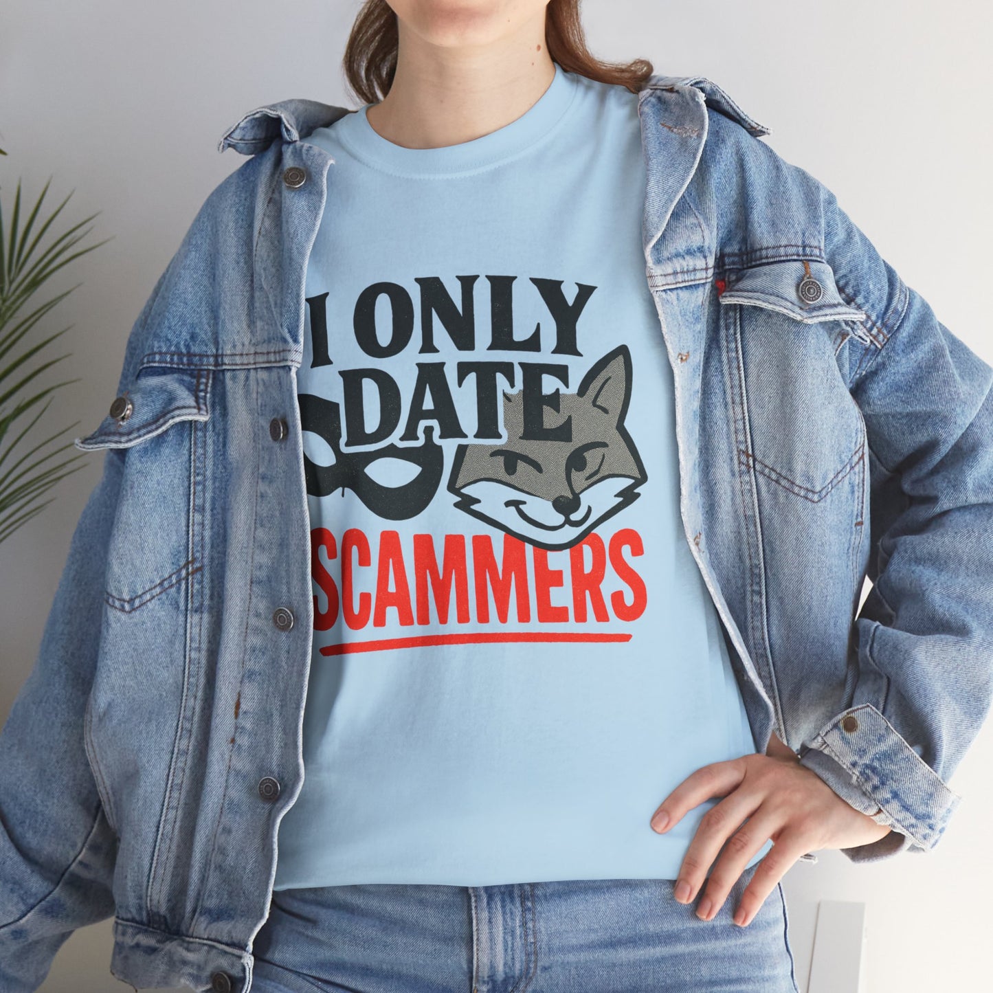 T-Shirt — I Only Date Scammers Graphic Tee (Funny Cat Mask Design)