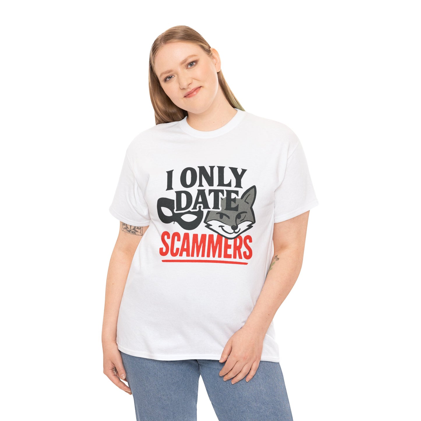 T-Shirt — I Only Date Scammers Graphic Tee (Funny Cat Mask Design)