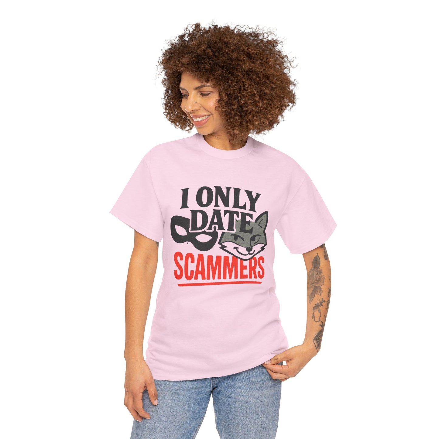 T-Shirt — I Only Date Scammers Graphic Tee (Funny Cat Mask Design)
